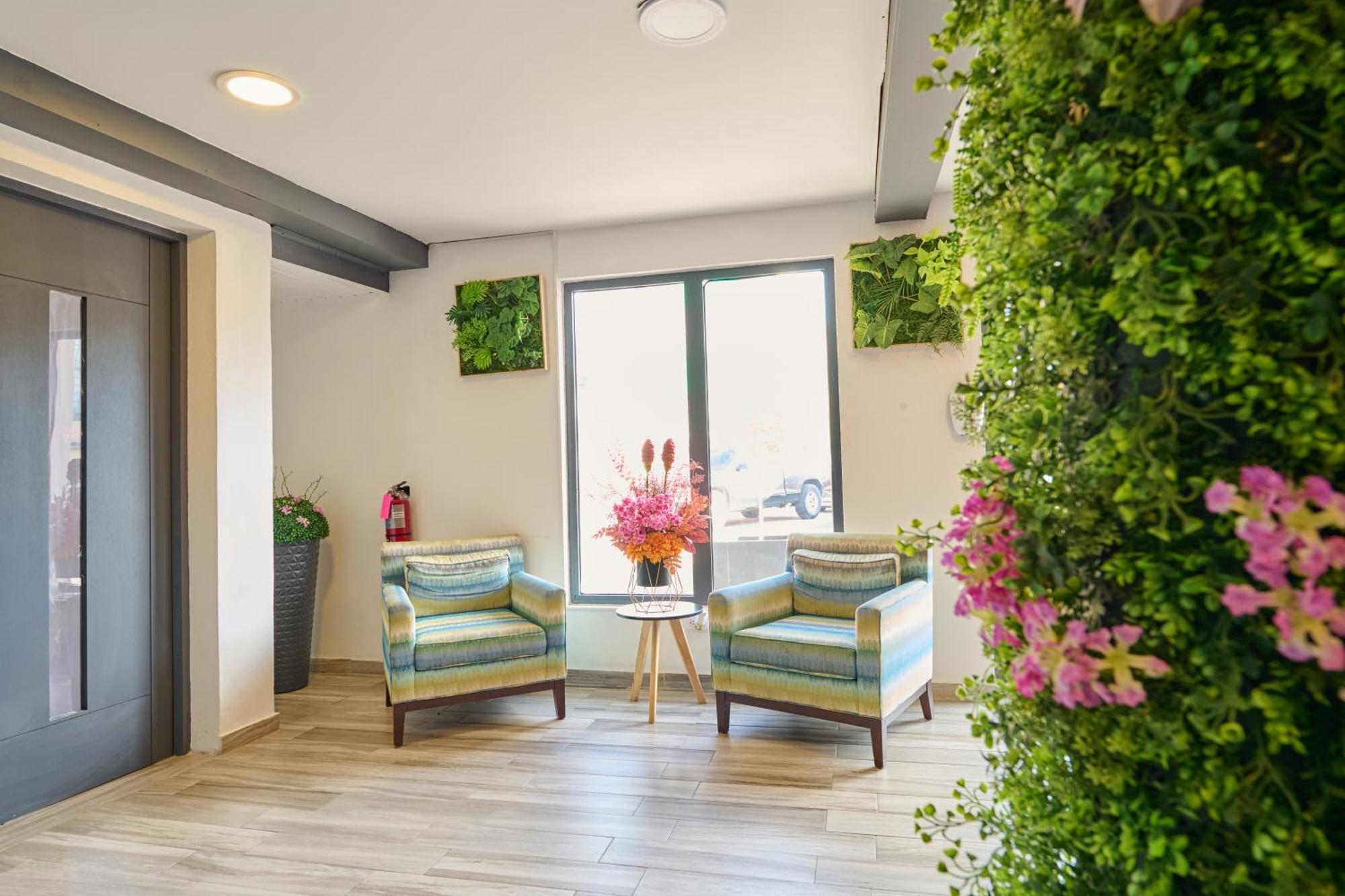 Central Boutique Hotel اورانجستاد المظهر الخارجي الصورة