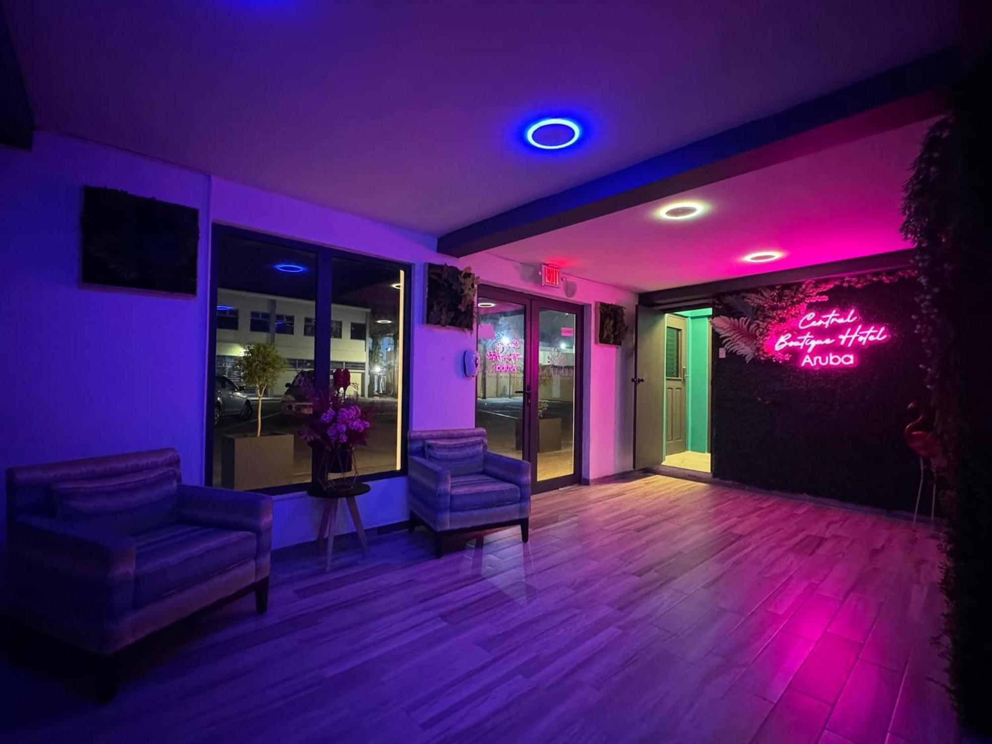 Central Boutique Hotel اورانجستاد المظهر الخارجي الصورة