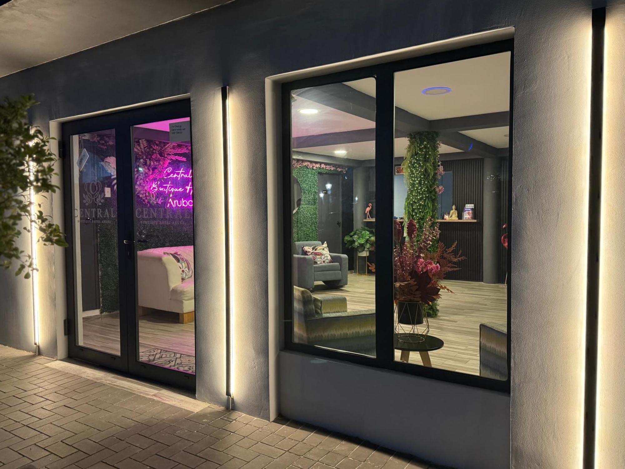 Central Boutique Hotel اورانجستاد المظهر الخارجي الصورة