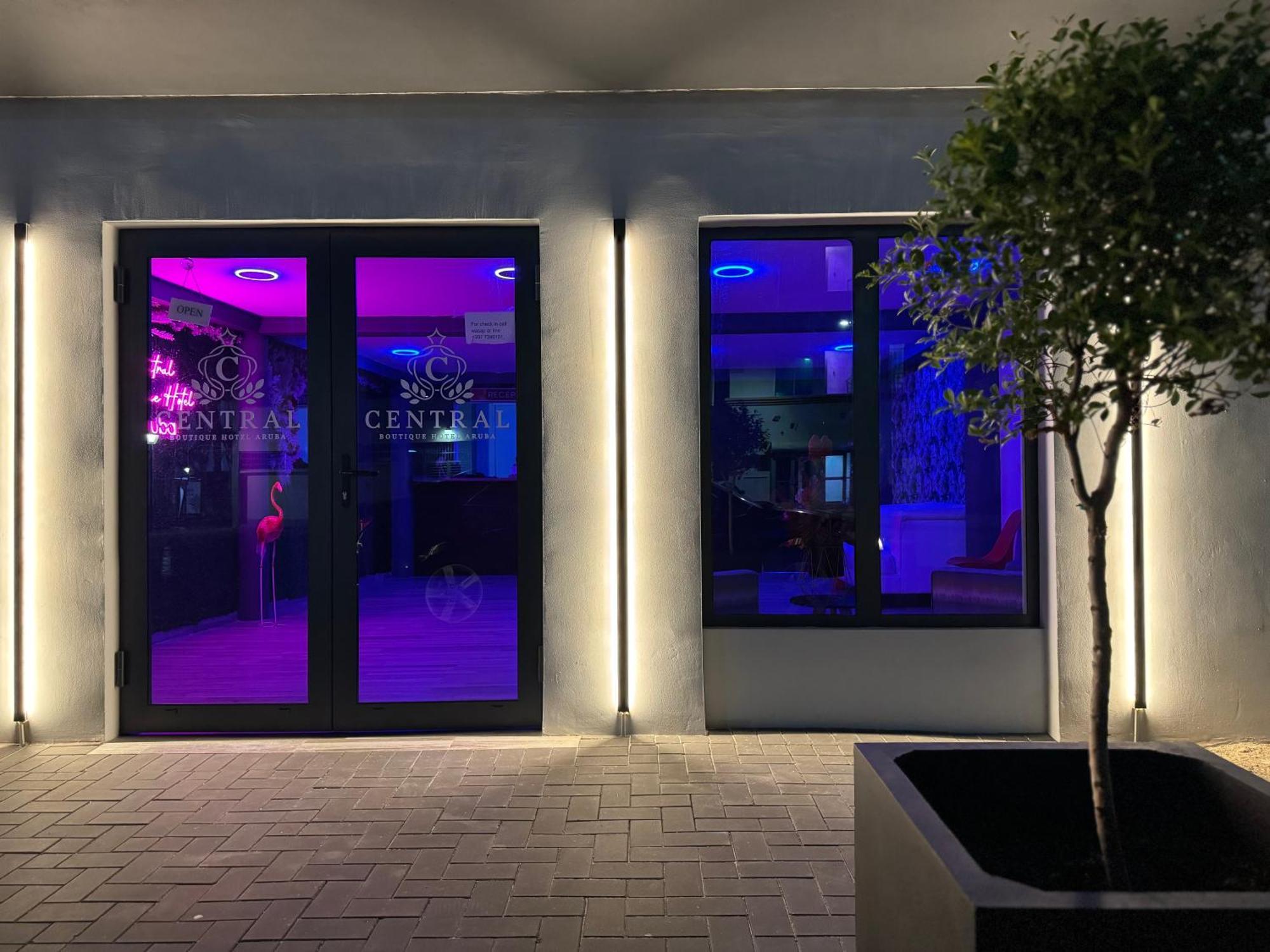 Central Boutique Hotel اورانجستاد المظهر الخارجي الصورة