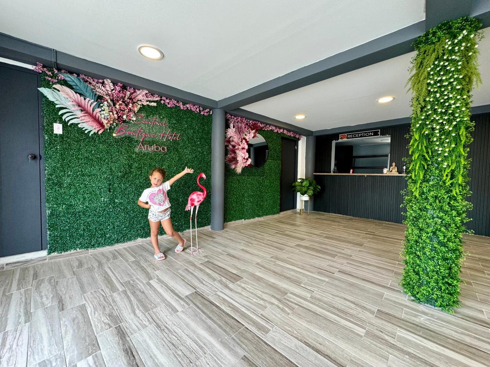 Central Boutique Hotel اورانجستاد المظهر الخارجي الصورة
